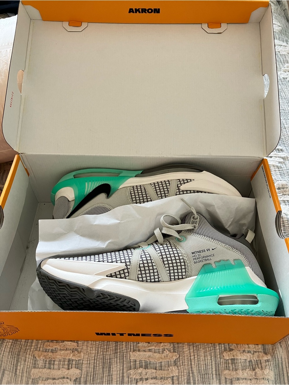 LeBron Witness VII Men's Athletic Shoes - 11.5 Gray with Teal